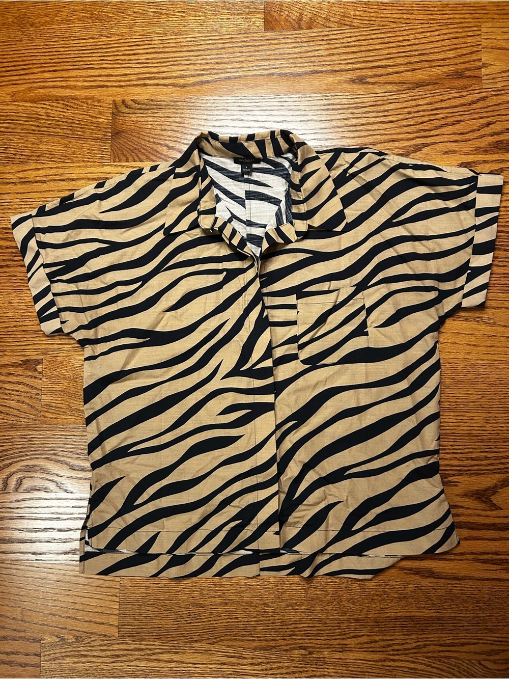 Ann Taylor Factory Women’s Small Zebra Print Button Front Short Sleeve Blouse
